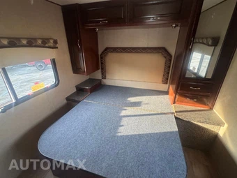 2017 Ford Super Duty F-53 Class A Motorhome Chassis DRW - miniatura 52