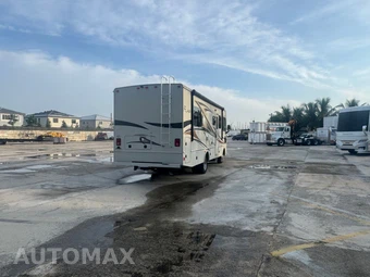 2017 Ford Super Duty F-53 Class A Motorhome Chassis DRW - miniatura 8