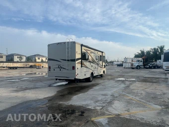 2017 Ford Super Duty F-53 Class A Motorhome Chassis DRW - miniatura 9