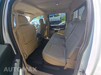 2017 Ford Super Duty F-550 Cab Chassis Lariat Crew Cab DRW - miniatura 13