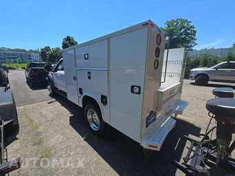 2017 Ford Super Duty F-550 Cab Chassis Lariat Crew Cab DRW - miniatura 2