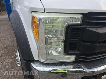 2017 Ford Super Duty F-550 Cab Chassis XL Crew Cab DRW - miniatura 21