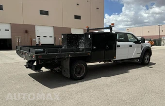 2017 Ford Super Duty F-550 Cab Chassis XL Crew Cab DRW - miniatura 2