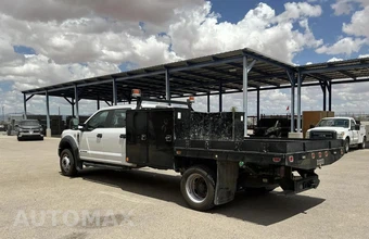 2017 Ford Super Duty F-550 Cab Chassis XL Crew Cab DRW - miniatura 3