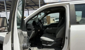 2017 Ford Super Duty F-550 Cab Chassis XL Crew Cab DRW - miniatura 7