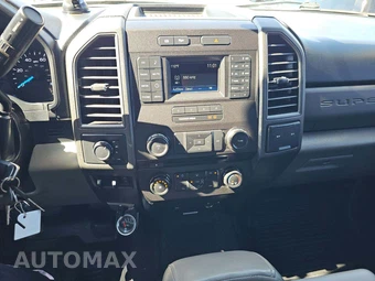 2017 Ford Super Duty F-550 Cab Chassis XL Crew Cab DRW - miniatura 10
