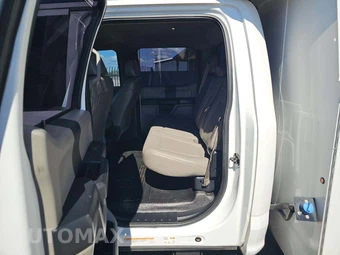 2017 Ford Super Duty F-550 Cab Chassis XL Crew Cab DRW - miniatura 13