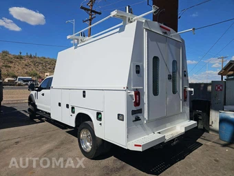 2017 Ford Super Duty F-550 Cab Chassis XL Crew Cab DRW - miniatura 2