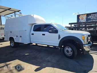 2017 Ford Super Duty F-550 Cab Chassis XL Crew Cab DRW - miniatura 4
