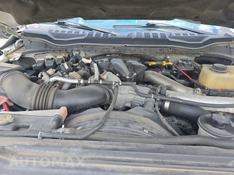 2017 Ford Super Duty F-550 Cab Chassis XL Extended Cab w/Rear Doors DRW - miniatura 15