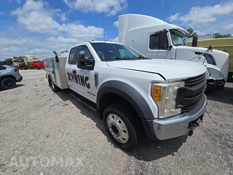 2017 Ford Super Duty F-550 Cab Chassis XL Extended Cab w/Rear Doors DRW - miniatura 3