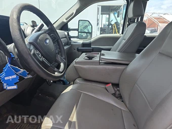 2017 Ford Super Duty F-550 Cab Chassis XL Extended Cab w/Rear Doors DRW - miniatura 7