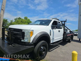 2017 Ford Super Duty F-550 Cab Chassis XL Extended Cab w/Rear Doors DRW