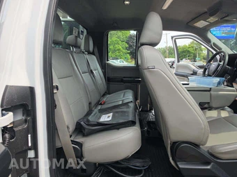 2017 Ford Super Duty F-550 Cab Chassis XL Extended Cab w/Rear Doors DRW - miniatura 13