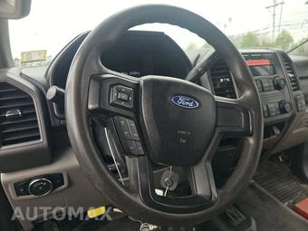 2017 Ford Super Duty F-550 Cab Chassis XL Regular Cab DRW - miniatura 10