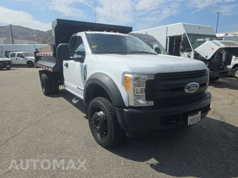 2017 Ford Super Duty F-550 Cab Chassis XL Regular Cab DRW - miniatura 3
