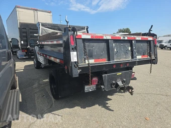 2017 Ford Super Duty F-550 Cab Chassis XL Regular Cab DRW - miniatura 6
