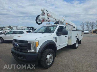 2017 Ford Super Duty F-550 Cab Chassis XL Regular Cab DRW