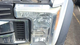 2017 Ford Super Duty F-550 Cab Chassis XLT Regular Cab DRW - miniatura 25