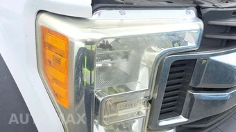 2017 Ford Super Duty F-550 Cab Chassis XLT Regular Cab DRW - miniatura 26