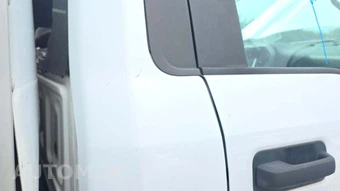 2017 Ford Super Duty F-550 Cab Chassis XLT Regular Cab DRW - miniatura 35