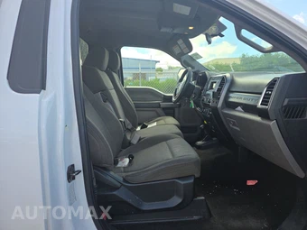 2017 Ford Super Duty F-550 Cab Chassis XLT Regular Cab DRW - miniatura 8