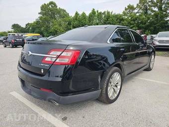 2017 Ford Taurus Limited – miniatura 3