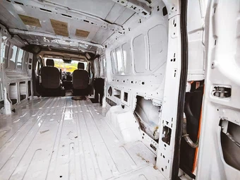 2017 Ford Transit 250 Cargo Van w/RH Swing-Out Doors Low Roof 147.6" WB - miniatura 7