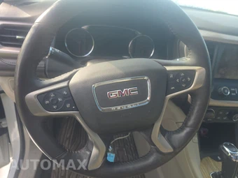 2017 GMC Acadia Denali – miniatura 10
