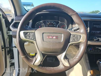 2017 GMC Acadia Denali 5SA – miniatura 10