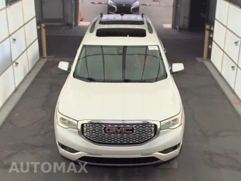 2017 GMC Acadia Denali 5SA – miniatura 2