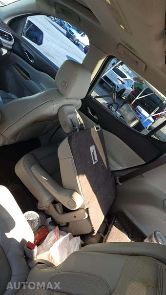 2017 GMC Acadia Denali 5SA – miniatura 26