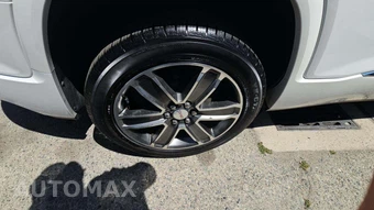 2017 GMC Acadia Denali 5SA – miniatura 28