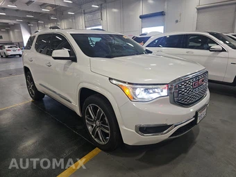 2017 GMC Acadia Denali 5SA – miniatura 3
