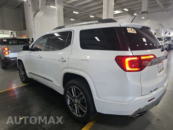2017 GMC Acadia Denali 5SA – miniatura 6