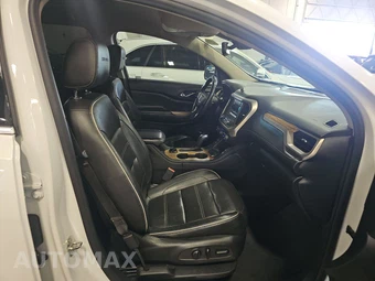 2017 GMC Acadia Denali 5SA – miniatura 8
