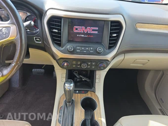 2017 GMC Acadia Denali 5SA – miniatura 11