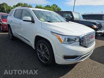 2017 GMC Acadia Denali 5SA – miniatura 3