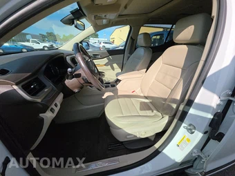 2017 GMC Acadia Denali 5SA – miniatura 7