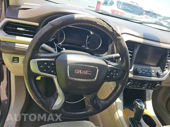 2017 GMC Acadia Denali 5SA – miniatura 10