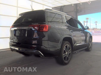 2017 GMC Acadia Denali 5SA – miniatura 4