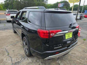 2017 GMC Acadia Denali 5SA – miniatura 2