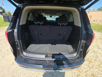 2017 GMC Acadia Denali 5SA - miniatura 12