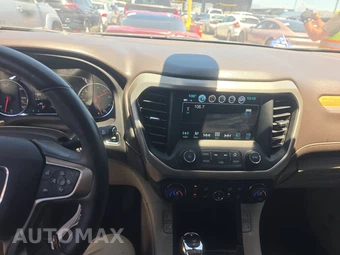 2017 GMC Acadia Denali 5SA – miniatura 11