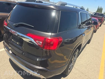 2017 GMC Acadia Denali 5SA – miniatura 4
