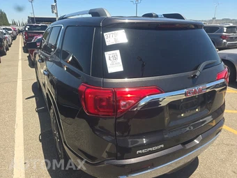2017 GMC Acadia Denali 5SA – miniatura 6