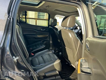 2017 GMC Acadia Denali 5SA - miniatura 25