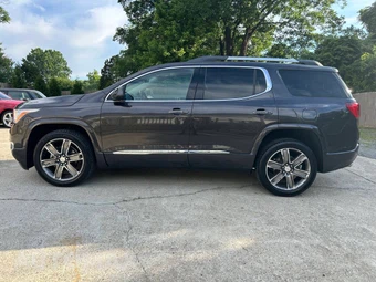 2017 GMC Acadia Denali 5SA - miniatura 4