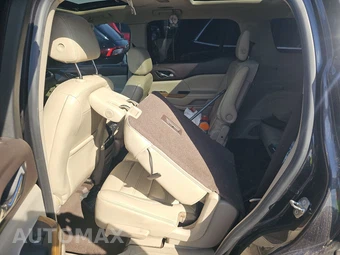 2017 GMC Acadia Denali 5SA – miniatura 13