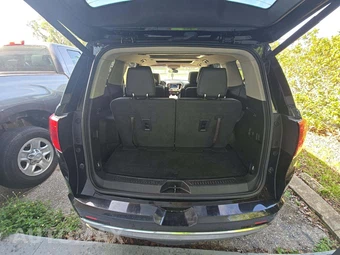2017 GMC Acadia Denali 5SA – miniatura 15